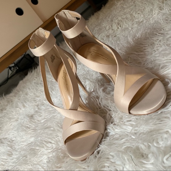 Wedding Heels sand vince camuto devin 6 semi satin - Picture 1 of 5
